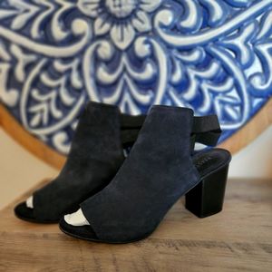 Kenneth Cole block heel sandal